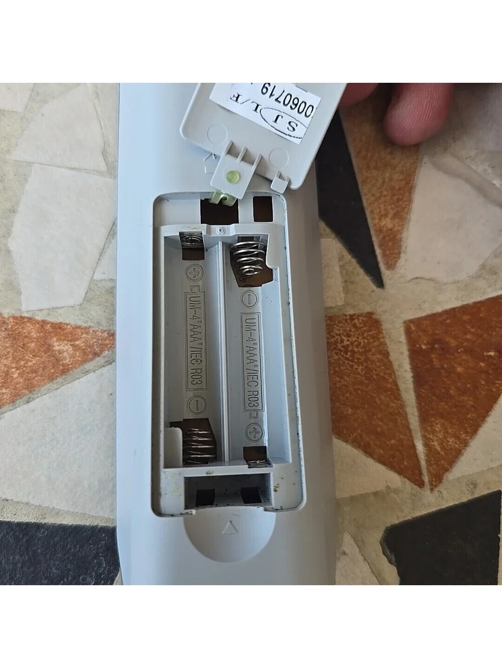 Genuine SAMSUNG BN59-00545B Authentic TV REMOTE CONTROL